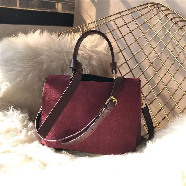 elegant2019 skin matting square leisure time single shoulder span portable genuine leather woman package tide
elegant2019 skin matting square leisure time single shoulder span portable genuine leather woman package tide