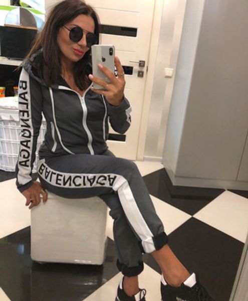 womens new hooded suit 2020 two-piece sports leisure fashion comfort set autumn 4 style solid color size s-xl, Gray
womens new hooded suit 2020 two-piece sports leisure fashion comfort set autumn 4 style solid color size s-xl, Gray