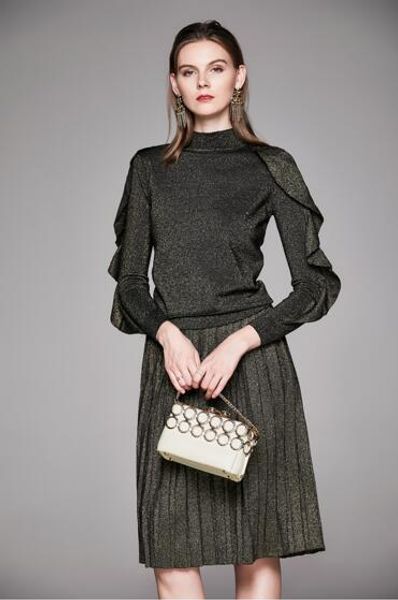 autumn and winter new women's fashion loose round neck shirt + skirt pleated skirt bright silk winter skirt, White
autumn and winter new women's fashion loose round neck shirt + skirt pleated skirt bright silk winter skirt, White
