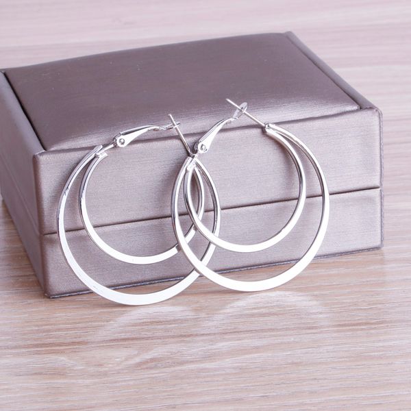 gold and silver color hoop earring for women round 40mm hoops womens accessories zinc alloy fashion jewelry wholesale 2020, Golden;silver
gold and silver color hoop earring for women round 40mm hoops womens accessories zinc alloy fashion jewelry wholesale 2020, Golden;silver