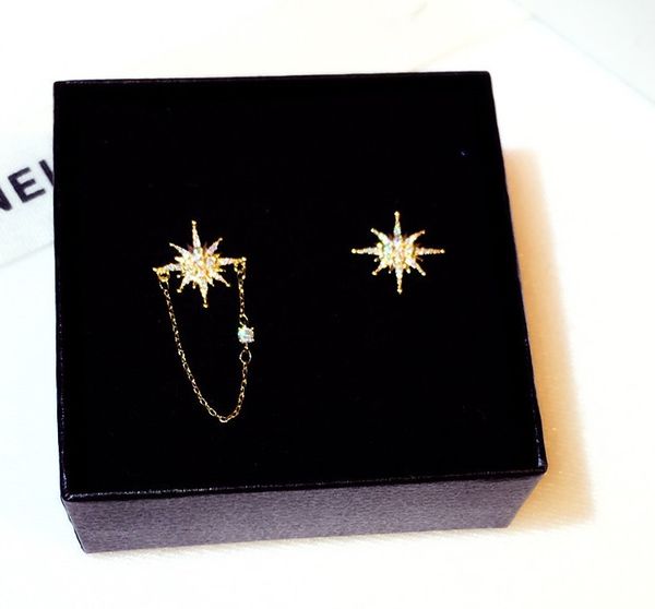 new lovely asymetric snowflakes dangle stud earrings for woman girls fashion luxury designer super sparkling gold color, Golden;silver
new lovely asymetric snowflakes dangle stud earrings for woman girls fashion luxury designer super sparkling gold color, Golden;silver