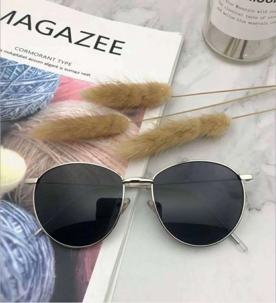 sunglasses gm men and women's glasses, White;black
sunglasses gm men and women's glasses, White;black