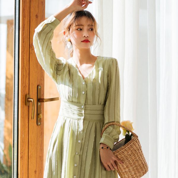 women's clothing in the spring of 2020 show fairy tall waist little with long sleeve v-neck long dress in 7529, Black;gray
women's clothing in the spring of 2020 show fairy tall waist little with long sleeve v-neck long dress in 7529, Black;gray