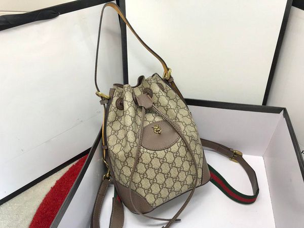 ковш шнурок рюкзак сумка кошелек рюкзак основной держатель карты вещевого мешка женщины сумки держатель сумка horsebit карты модель: 473875, Black
ковш шнурок рюкзак сумка кошелек рюкзак основной держатель карты вещевого мешка женщины сумки держатель сумка horsebit карты модель: 473875, Black