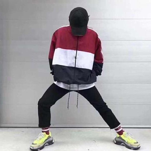 18ss luxury новая мода зимы куртки ветрозащитный пальто мужчин и женщин пара высокого качества куртка s ~ hfbyjk054, Black;brown
18ss luxury новая мода зимы куртки ветрозащитный пальто мужчин и женщин пара высокого качества куртка s ~ hfbyjk054, Black;brown
