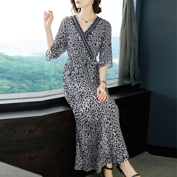 near europe style spring summer silk dress women 2019 vintage leopard maxi dresss elegant ladies dresses vestido, Black;gray
near europe style spring summer silk dress women 2019 vintage leopard maxi dresss elegant ladies dresses vestido, Black;gray