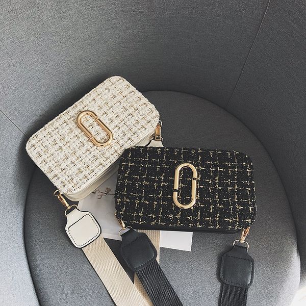 women's woolen plaid shoulder strap small square bag small square bag wide shoulder strap all-match diagonal
women's woolen plaid shoulder strap small square bag small square bag wide shoulder strap all-match diagonal