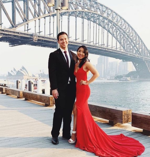 women's mermaid long red stretchy evening dresses with side slit robe de soiree v-neck prom gown vestido de festa, Black;red
women's mermaid long red stretchy evening dresses with side slit robe de soiree v-neck prom gown vestido de festa, Black;red