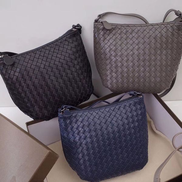 amazing quality wholesale fashion designer luxury shoulder bag genuine leather lambskin craftsmanship cabat bucket famous tote crossbody bag
amazing quality wholesale fashion designer luxury shoulder bag genuine leather lambskin craftsmanship cabat bucket famous tote crossbody bag