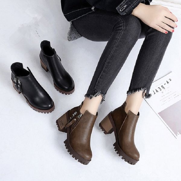 2020 autumn fashion women boots high heels platform buckle lace up leather short booties black ladies shoes good quality
2020 autumn fashion women boots high heels platform buckle lace up leather short booties black ladies shoes good quality
