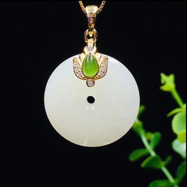 925 sterling silver white hetian jade round shape pendant inlay green water drop lucky design pendant + chain necklace for women
925 sterling silver white hetian jade round shape pendant inlay green water drop lucky design pendant + chain necklace for women