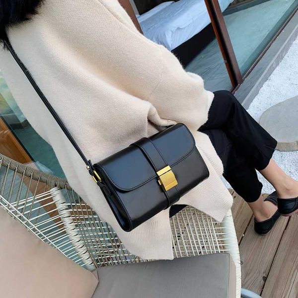 2020 new super fire small girl female department korean version of the wild cross-body shoulder simple student small square bag
2020 new super fire small girl female department korean version of the wild cross-body shoulder simple student small square bag