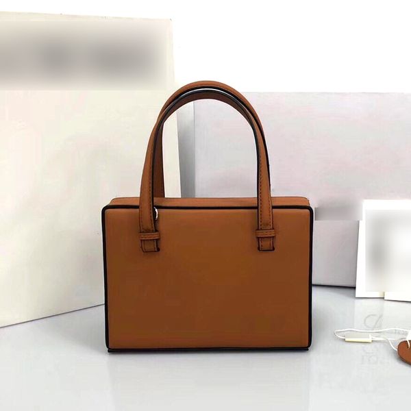 womens luxury designer shoulder bags designer crossbody bag luxury handbag genuine leather poatal bag adjustable shoulder strap
womens luxury designer shoulder bags designer crossbody bag luxury handbag genuine leather poatal bag adjustable shoulder strap