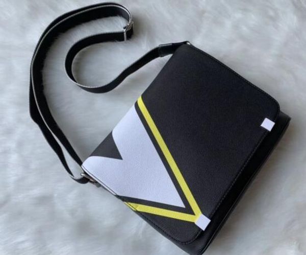 luxurious shoulder bag mens briefcase messenger bag designer cross body satchel women mens business handbag small pouch black plaid purse
luxurious shoulder bag mens briefcase messenger bag designer cross body satchel women mens business handbag small pouch black plaid purse