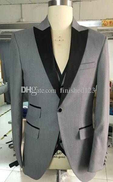 very good one button light grey groom tuxedos peak lapel men suits 3 pieces wedding/prom/dinner blazer (jacket+pants+vest+tie) w558, Black;gray
very good one button light grey groom tuxedos peak lapel men suits 3 pieces wedding/prom/dinner blazer (jacket+pants+vest+tie) w558, Black;gray