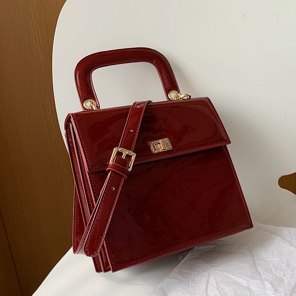 western style cool pu leather hand bag women's 2020 new style retro messenger bag atmospheric texture women's shoulder
western style cool pu leather hand bag women's 2020 new style retro messenger bag atmospheric texture women's shoulder