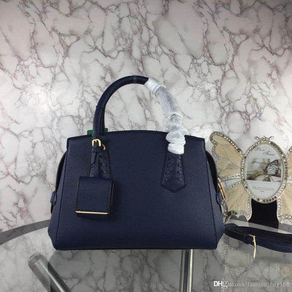 new fashion luxury designer woman handbag cross body bags shoulder genuine leather tote purse bags cowhide genuine leather 32cm
new fashion luxury designer woman handbag cross body bags shoulder genuine leather tote purse bags cowhide genuine leather 32cm