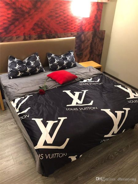 tide l letter branded bedding sets cover 4 pieces new style black classics duvet cover fashion quilt cover suit
tide l letter branded bedding sets cover 4 pieces new style black classics duvet cover fashion quilt cover suit