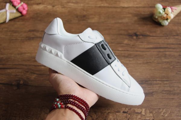 Fashion Designer shoes Leather Designer Mens Women Sneaker Casual Shoes Studded shoes with White rivets man shoe woman boy girl lady shoe
Fashion Designer shoes Leather Designer Mens Women Sneaker Casual Shoes Studded shoes with White rivets man shoe woman boy girl lady shoe