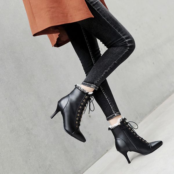 ymechic fashion thin high heels lolita shoes lace ruffles cross tied white black sweet girls ankle boots stiletto plus size
ymechic fashion thin high heels lolita shoes lace ruffles cross tied white black sweet girls ankle boots stiletto plus size