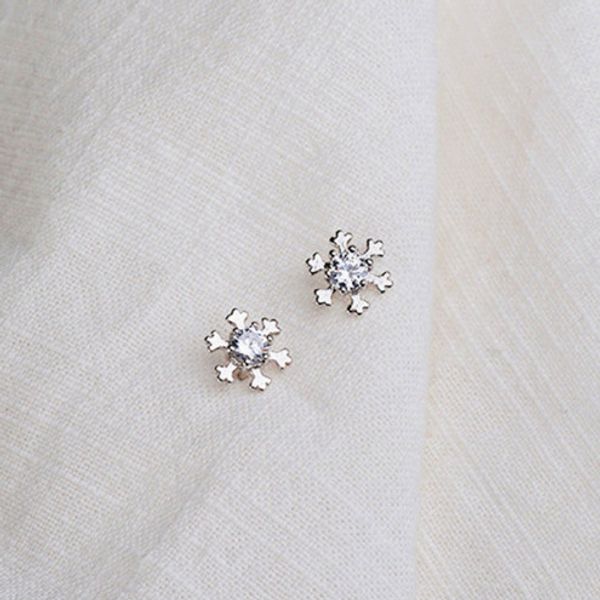 s925 sterling silver diamond snowflake earrings female fashion simple korean cute small fresh zircon flower earrings, Golden;silver
s925 sterling silver diamond snowflake earrings female fashion simple korean cute small fresh zircon flower earrings, Golden;silver