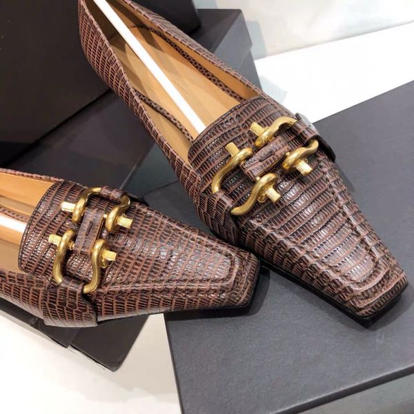 2019120501 40/41 brown white black buckles kitten heels working shoes ladies fashion pointed 4cm lizard print
2019120501 40/41 brown white black buckles kitten heels working shoes ladies fashion pointed 4cm lizard print