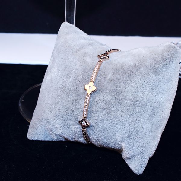 новая мода ins luxury designer очень красивый сверкающий бриллиант цветок звено цепи регулируемый браслет из розового золота для женщин деву, Black
новая мода ins luxury designer очень красивый сверкающий бриллиант цветок звено цепи регулируемый браслет из розового золота для женщин деву, Black