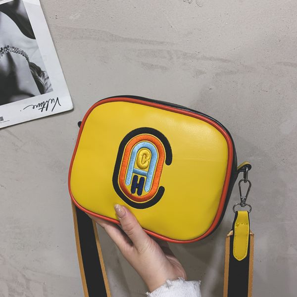 2020 quality fashion pom poms square bags customize printing handbags for women tote bags from china wholesaler baoba jiujiu2/04
2020 quality fashion pom poms square bags customize printing handbags for women tote bags from china wholesaler baoba jiujiu2/04