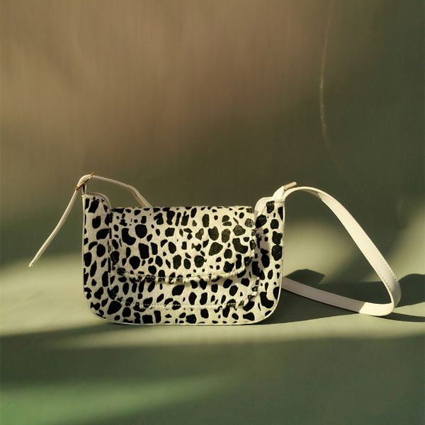 brand vintage women baguette bags unique design underarm ins chic female shoulder crossbody bags soft plush hobos
brand vintage women baguette bags unique design underarm ins chic female shoulder crossbody bags soft plush hobos