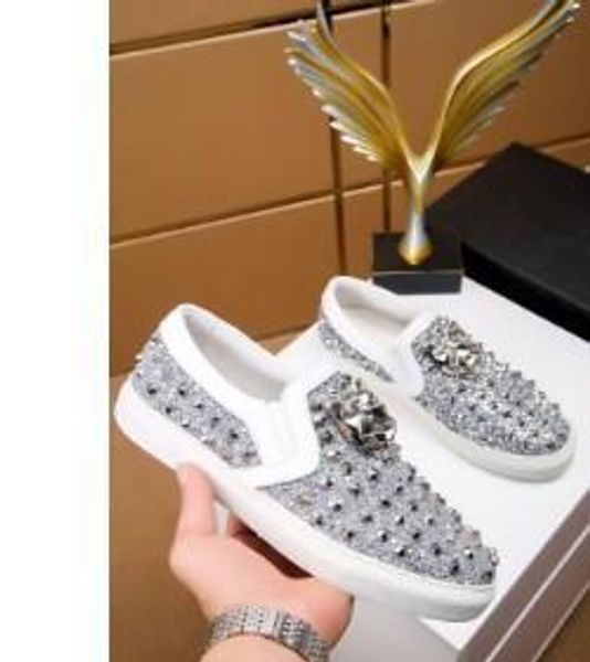 new designer name brand man casual shoes flat kanye west fashion wrinkled leather lace-up low cut trainers runaway arena shoes 010476, Black
new designer name brand man casual shoes flat kanye west fashion wrinkled leather lace-up low cut trainers runaway arena shoes 010476, Black