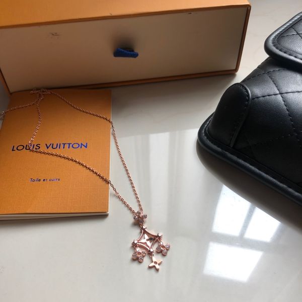 designer necklace luxury designer jewelry women necklaces loius vutton diamond clover pendant necklaces fashion joker sweater chain, Silver
designer necklace luxury designer jewelry women necklaces loius vutton diamond clover pendant necklaces fashion joker sweater chain, Silver