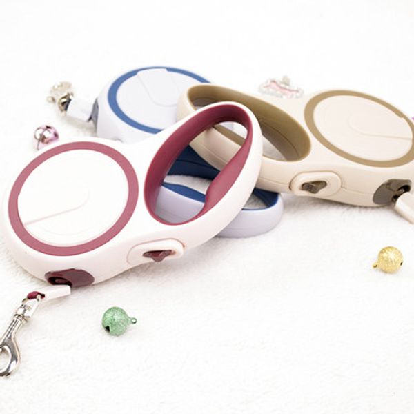 pet dog traction rope quality two-color automatic tractor dog rope chain automatic expansion
pet dog traction rope quality two-color automatic tractor dog rope chain automatic expansion