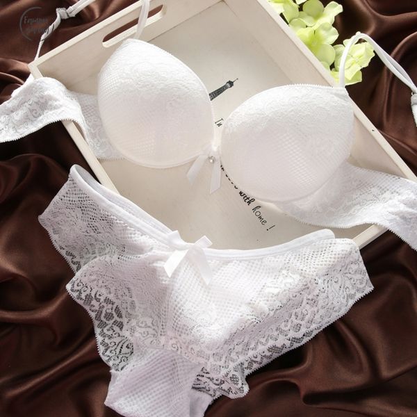 brand new sexy вышивка женщины bra set lingerie set роскошный vintage lace твердая белье push up bra и panty установить, Red;black
brand new sexy вышивка женщины bra set lingerie set роскошный vintage lace твердая белье push up bra и panty установить, Red;black