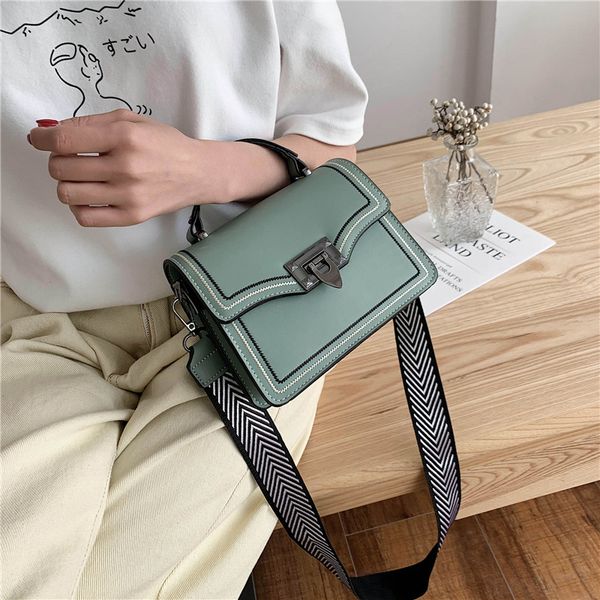 fashion new bag women's 2020 sewing casual lock square sling bag wide-band messenger
fashion new bag women's 2020 sewing casual lock square sling bag wide-band messenger