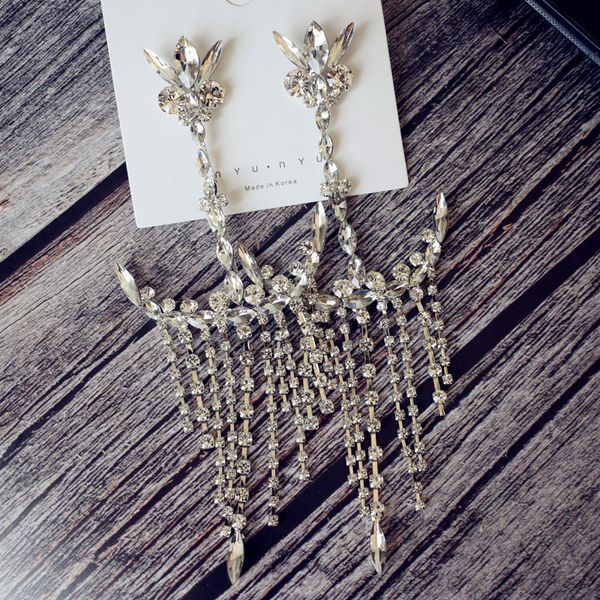 fashion- shiny rhinestone geometric big dangle earrings for women fashion jewelry fashion show statement earrings accessories, Silver
fashion- shiny rhinestone geometric big dangle earrings for women fashion jewelry fashion show statement earrings accessories, Silver
