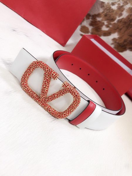 2020 new womens designer belts logo steel buckle designer belts double-sided imported leather gift 4.0cm, Slivery;golden
2020 new womens designer belts logo steel buckle designer belts double-sided imported leather gift 4.0cm, Slivery;golden