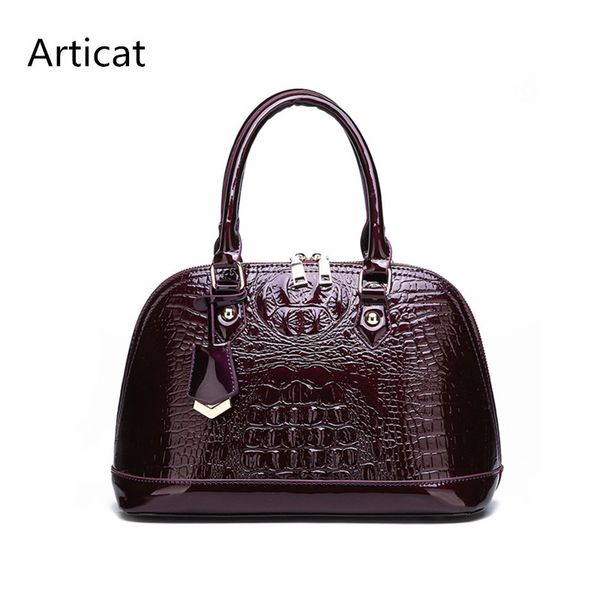women's bag luxury patent leather fashion crocodile pattern handbag 2020 new simple shoulder messenger bag
women's bag luxury patent leather fashion crocodile pattern handbag 2020 new simple shoulder messenger bag