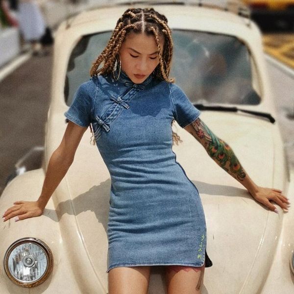 womens cheongsam dress disc buckle waist short sleeve wash denim personality print cheongsam dress female, Black;gray
womens cheongsam dress disc buckle waist short sleeve wash denim personality print cheongsam dress female, Black;gray