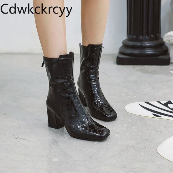 winter the new fashion square head thick heel boots black plus cashmere keep warm high heel women boots size 34-48
winter the new fashion square head thick heel boots black plus cashmere keep warm high heel women boots size 34-48