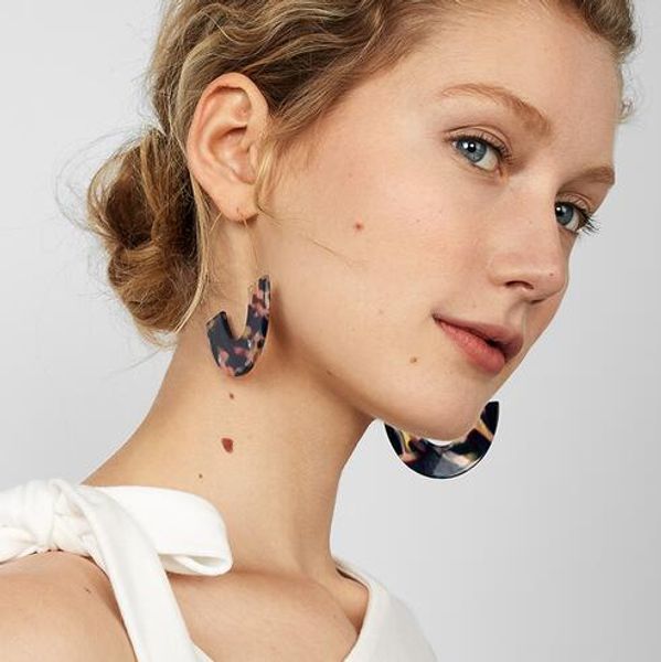 Мода Leopard зерна Multi-Color Большой крюк Акриловые серьги Специальный дизайн полукруг
Мода Leopard зерна Multi-Color Большой крюк Акриловые серьги Специальный дизайн полукруг