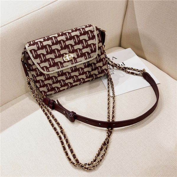 women fashion vintage embroidery handbag shoulder bag chain mini crossbody bag handbag for women &girls daily
women fashion vintage embroidery handbag shoulder bag chain mini crossbody bag handbag for women &girls daily