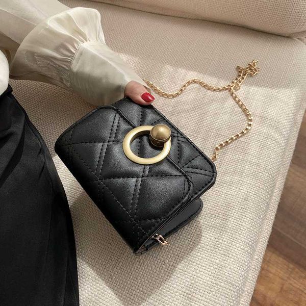 2020 lady hasp siamond flap bag b0052
2020 lady hasp siamond flap bag b0052