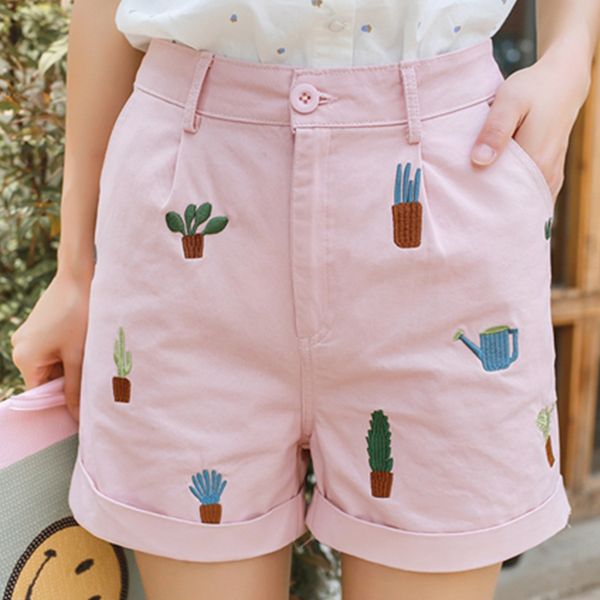 2020 summer new women cartoon embroidery pink shorts sweet style cotton straight short for femme casual pockets shorts korean, White;black
2020 summer new women cartoon embroidery pink shorts sweet style cotton straight short for femme casual pockets shorts korean, White;black