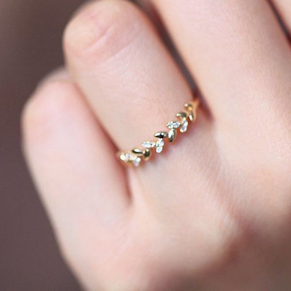 fashion charm leaves rings for women creative simple gold color inlaid zircon ladies ring lovers promise jewelry anillos mujer, Golden;silver
fashion charm leaves rings for women creative simple gold color inlaid zircon ladies ring lovers promise jewelry anillos mujer, Golden;silver
