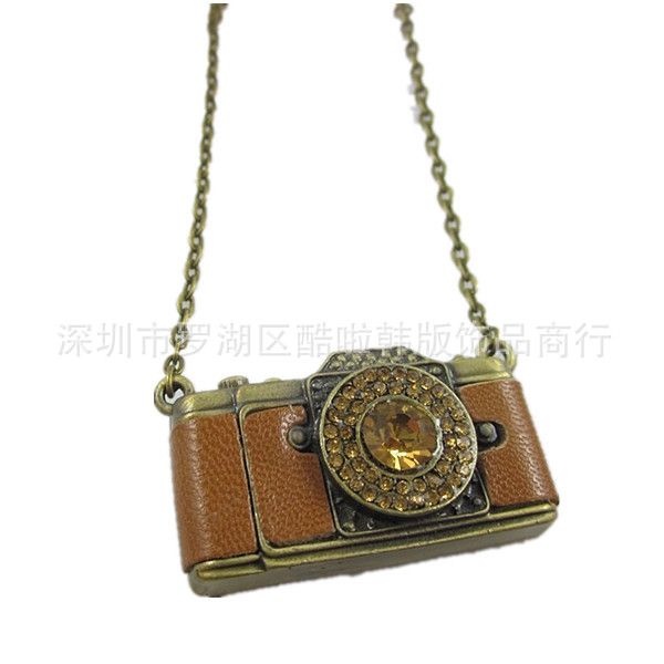 EuroAmerican wind retro skinpatching point drill camera alloy Pendant Long sweater chain long necklace accessories a hair substitute
EuroAmerican wind retro skinpatching point drill camera alloy Pendant Long sweater chain long necklace accessories a hair substitute