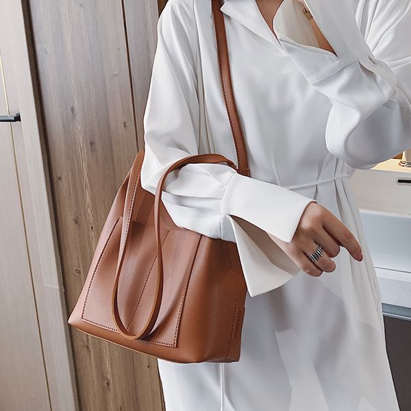 commuter big bag female 2020 new large-capacity wild shoulder bag female students tote bucket for class
commuter big bag female 2020 new large-capacity wild shoulder bag female students tote bucket for class