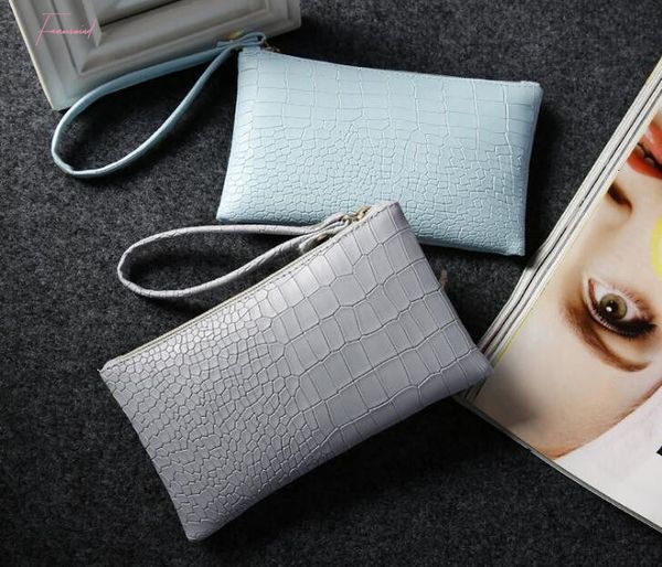 fashion fbrans the new womens purse envelopes, bags ladies purses six colors can be choosed wallet, Red;black
fashion fbrans the new womens purse envelopes, bags ladies purses six colors can be choosed wallet, Red;black