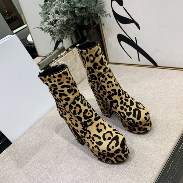 the new high-end quality temperament women's leather leather sheepskin sheepskin thick heel height boots 13cm size35-40 115801, Black
the new high-end quality temperament women's leather leather sheepskin sheepskin thick heel height boots 13cm size35-40 115801, Black