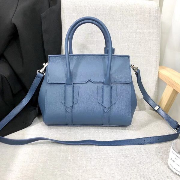 europe and america spring new style genuine leather wings style bag fashion women's portable shoulder bag large bat
europe and america spring new style genuine leather wings style bag fashion women's portable shoulder bag large bat