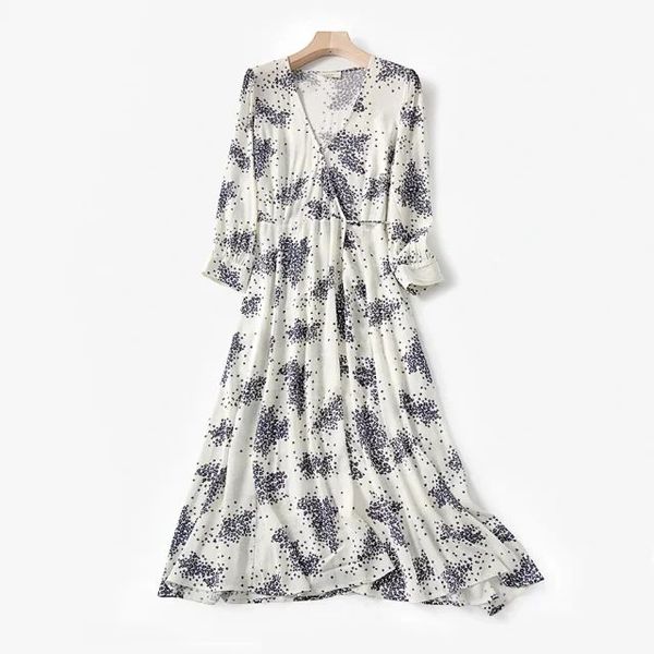 women dresses 2020 spring and summer new v-neck print wrap lace-up holiday dress, Black;gray
women dresses 2020 spring and summer new v-neck print wrap lace-up holiday dress, Black;gray